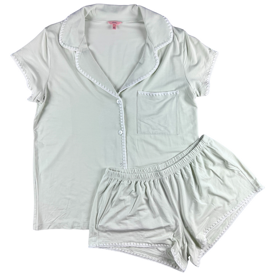 color: Mint Ivory