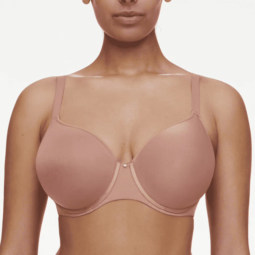Chantelle Comfort Chic back smoothing T-shirt bra in coffee latte, front view on a model, on white background.