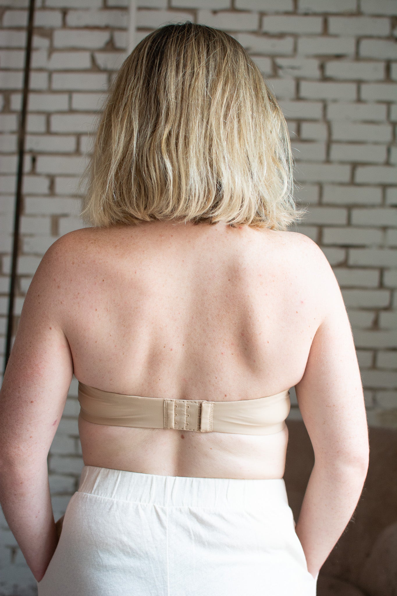 Strapless Clear Back Bra: The Ultimate Solution to Backless