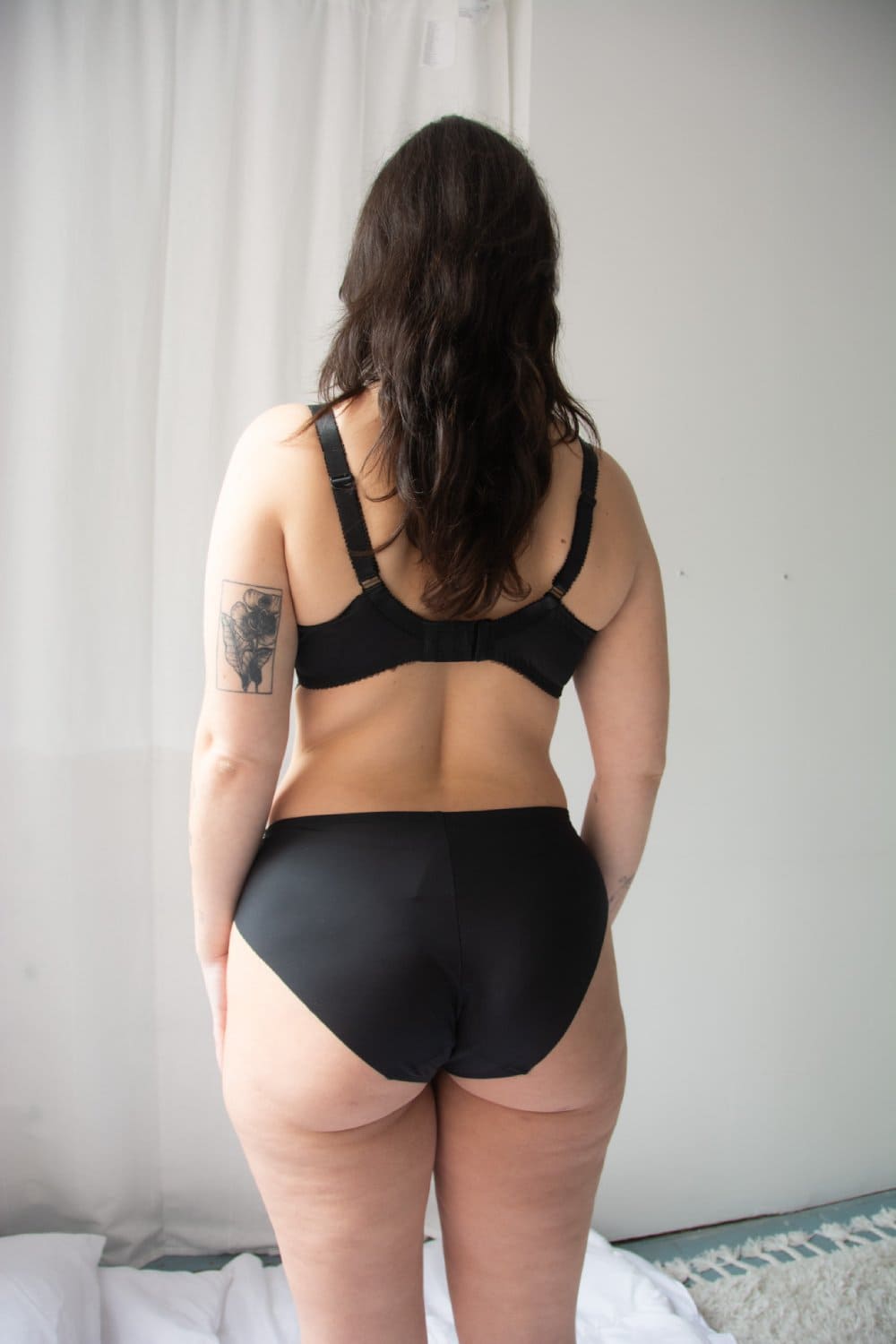 Fantasie emmaline brief in midnight on a model back view.