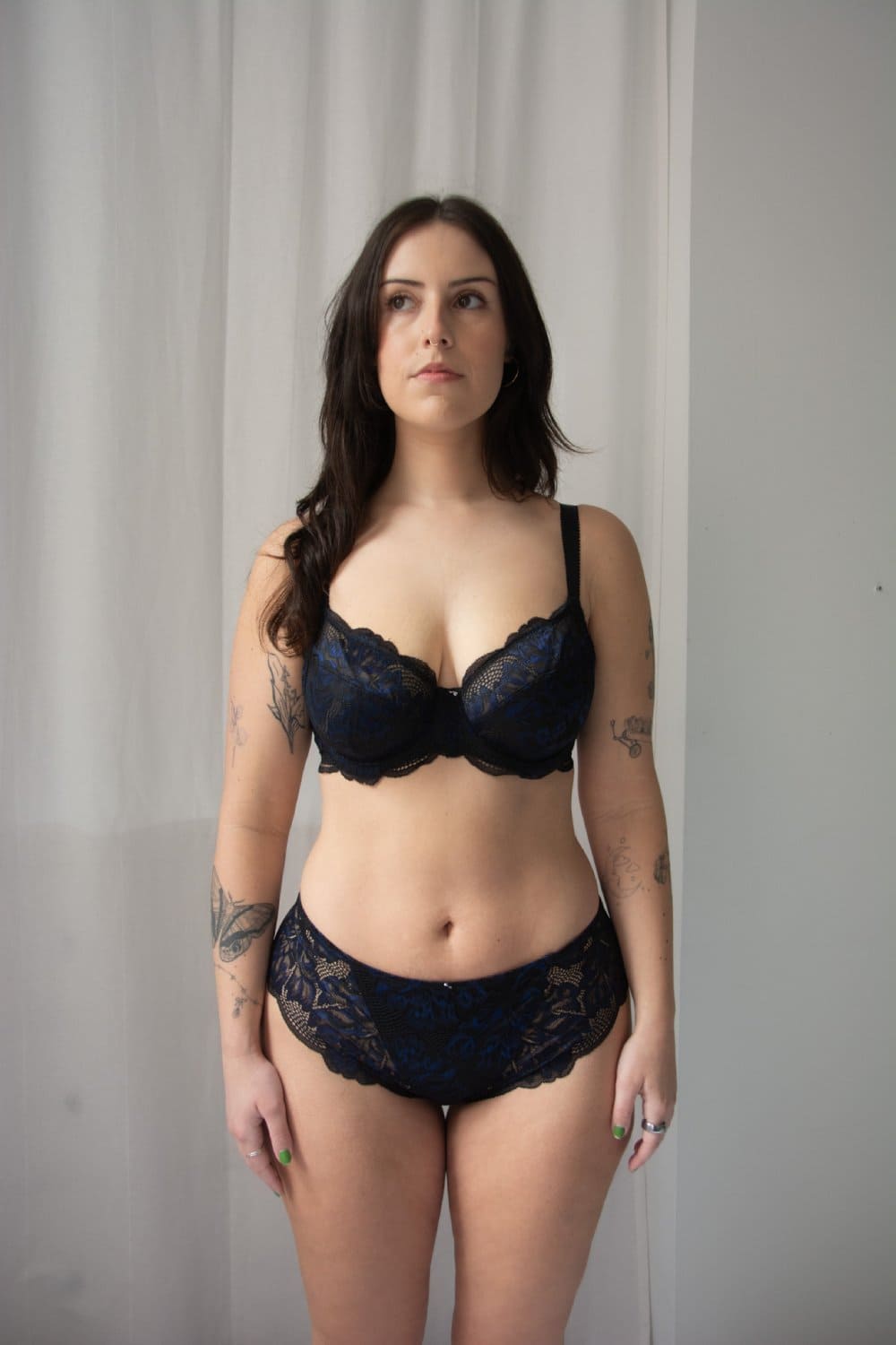 Fantasie emmaline brief in midnight on a model front view.