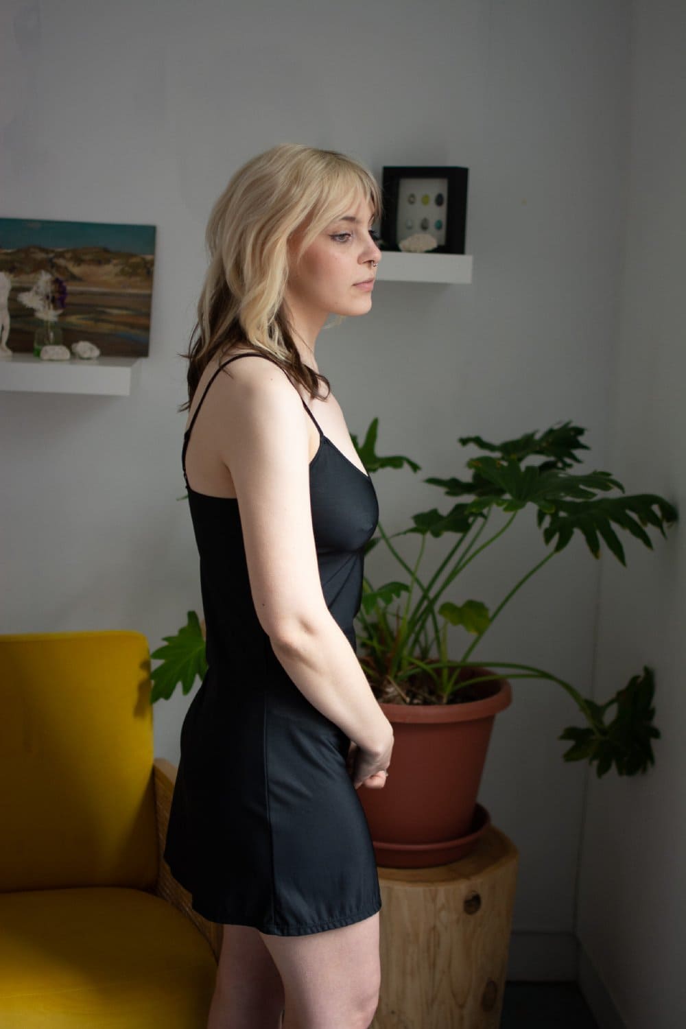 Only hearts second skin short slip in black, side view on a model.