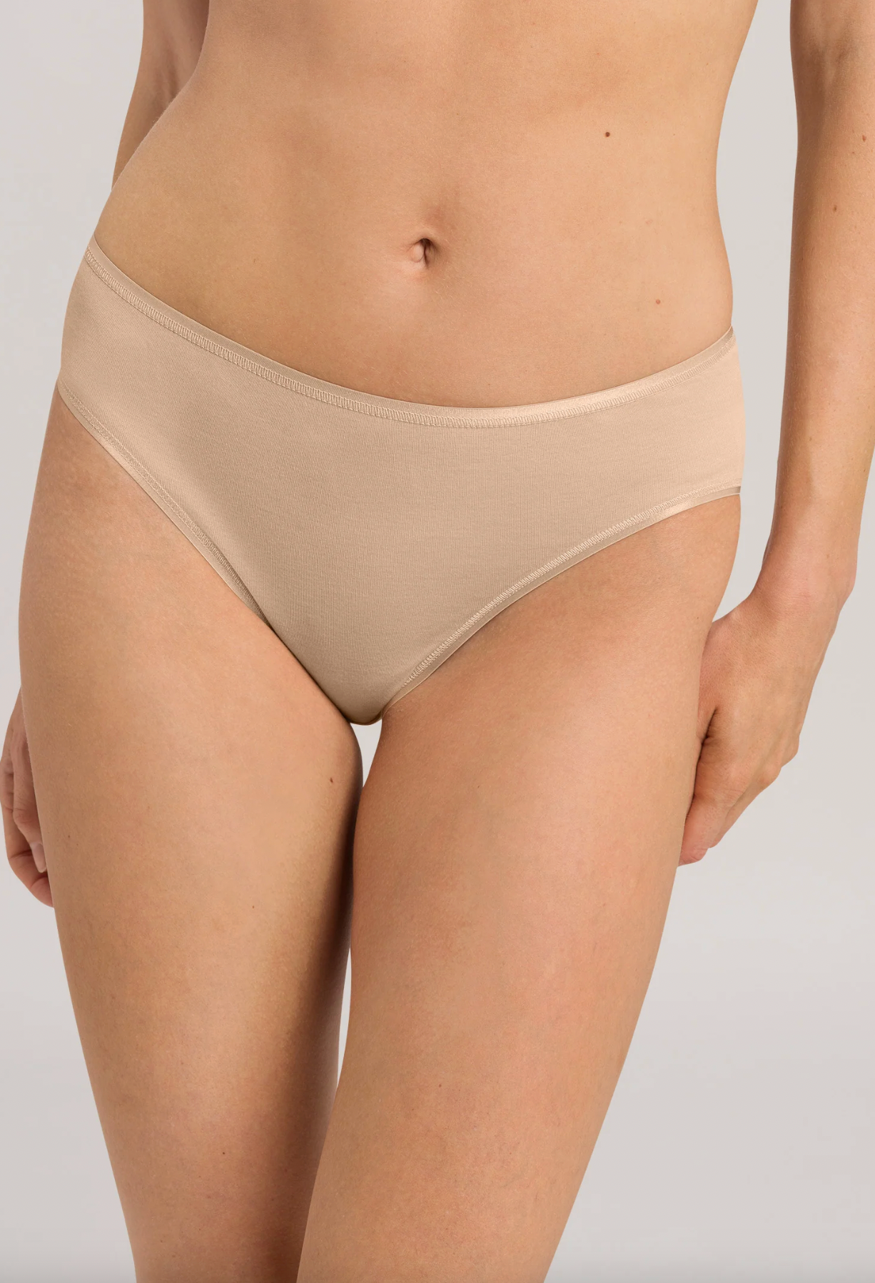 Hanro Cotton Seamless Cotton High Cut Full Brief