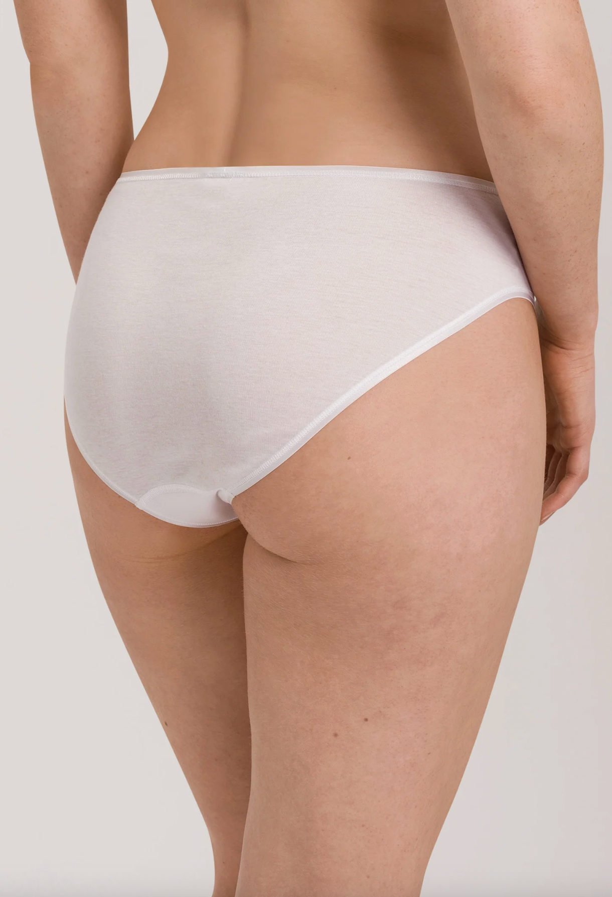Hanro Cotton Seamless Cotton High Cut Full Brief
