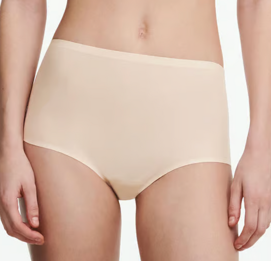 color: Nude Blush