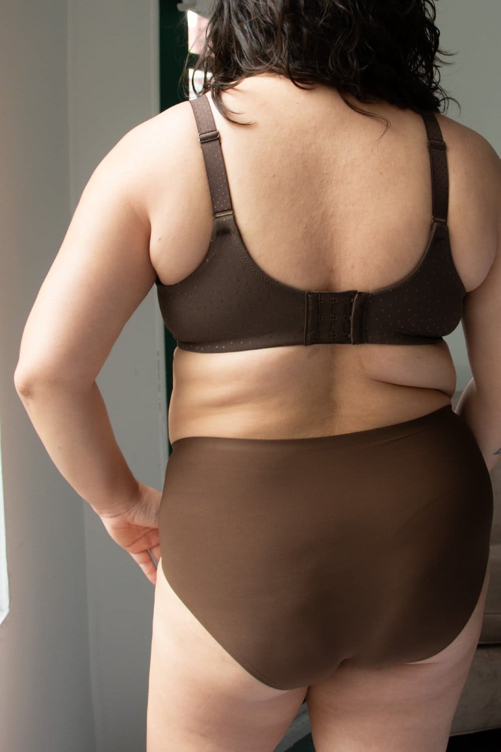 Wacoal Back Appeal full cup bra in hot fudge, back view on a model.