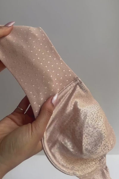 Wacoal Back Appeal full cup bra in rose dust, front close-up video showing fabric stretch.